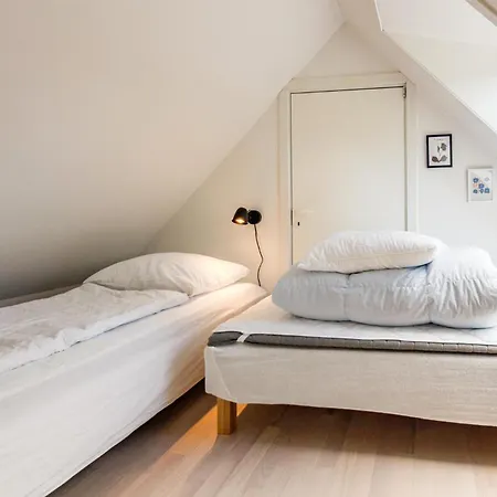 Apartman 2 Bedroom Lovely In *